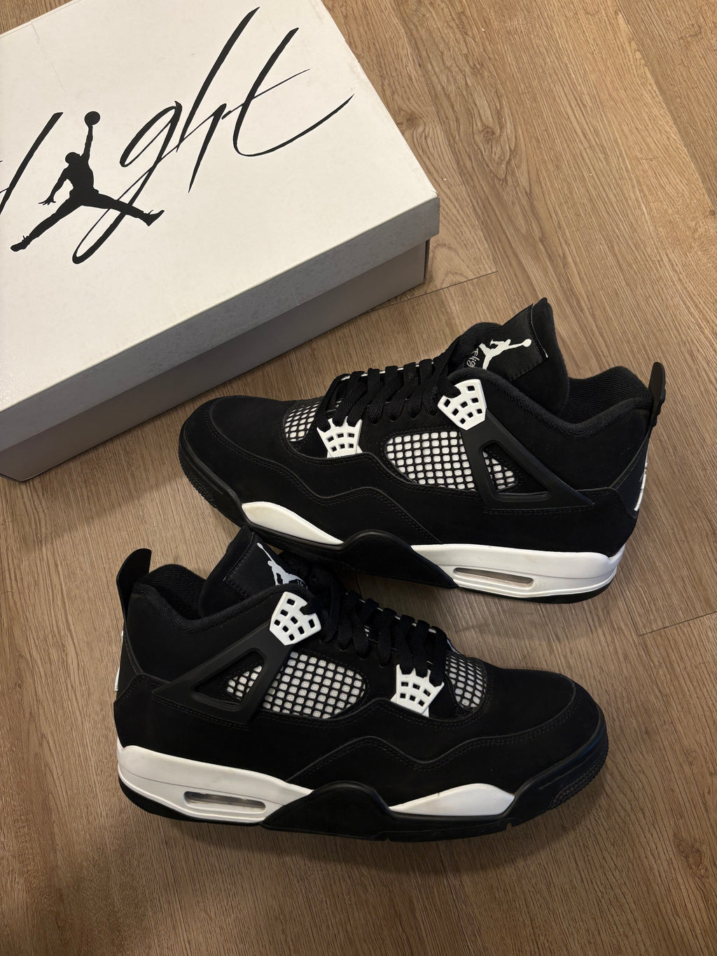 Size 11 - Jordan 4 Retro White Thunder