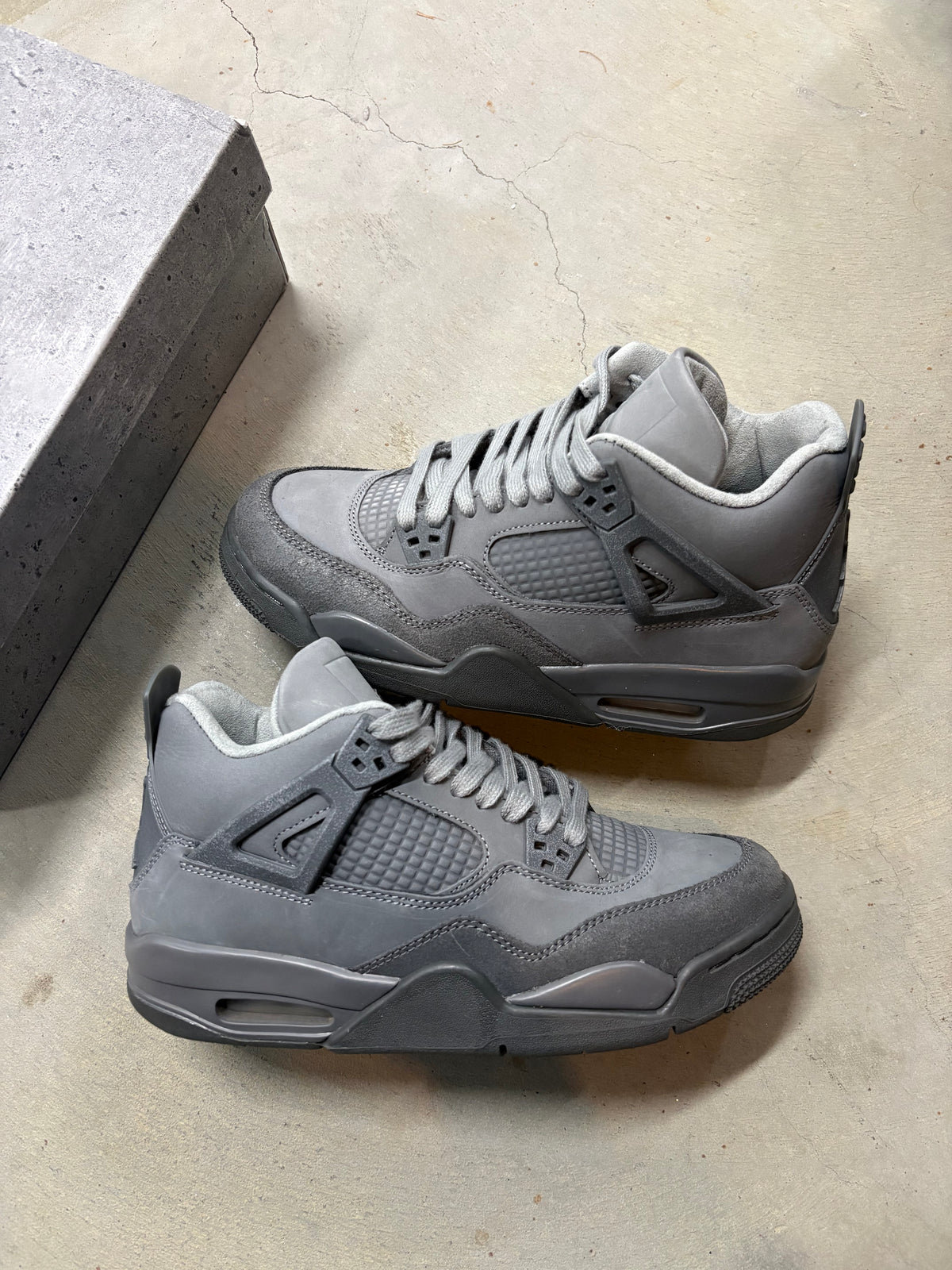 Size 7y - Jordan 4 Retro Wet Cement