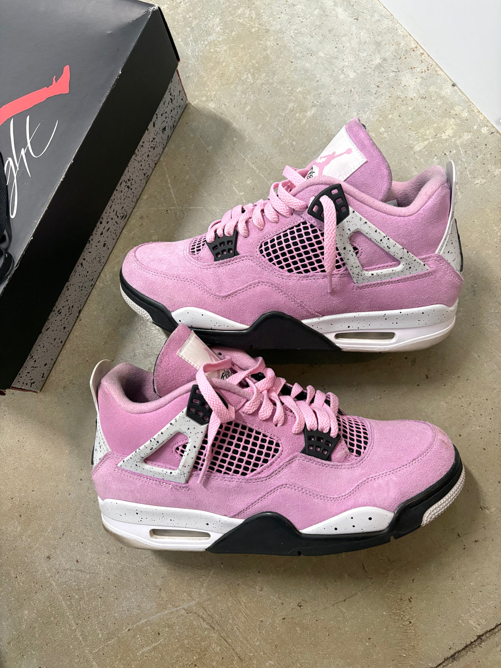 Size 10.5M - Jordan 4 Retro Orchid