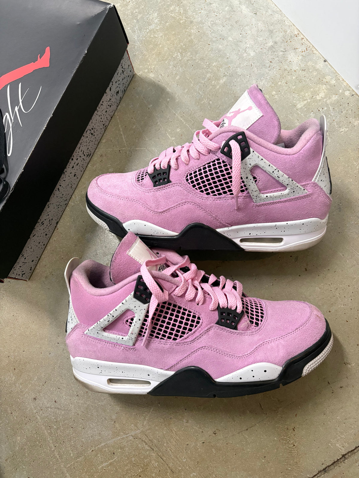 Size 10.5M - Jordan 4 Retro Orchid
