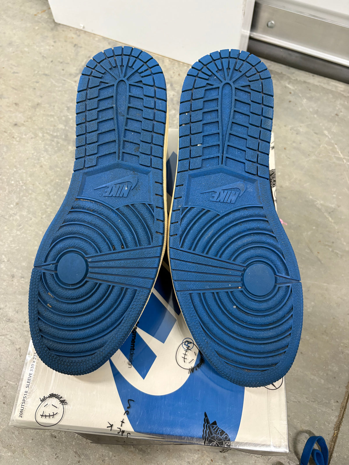 Size 11 - Travis Scott 1 Low Fragment