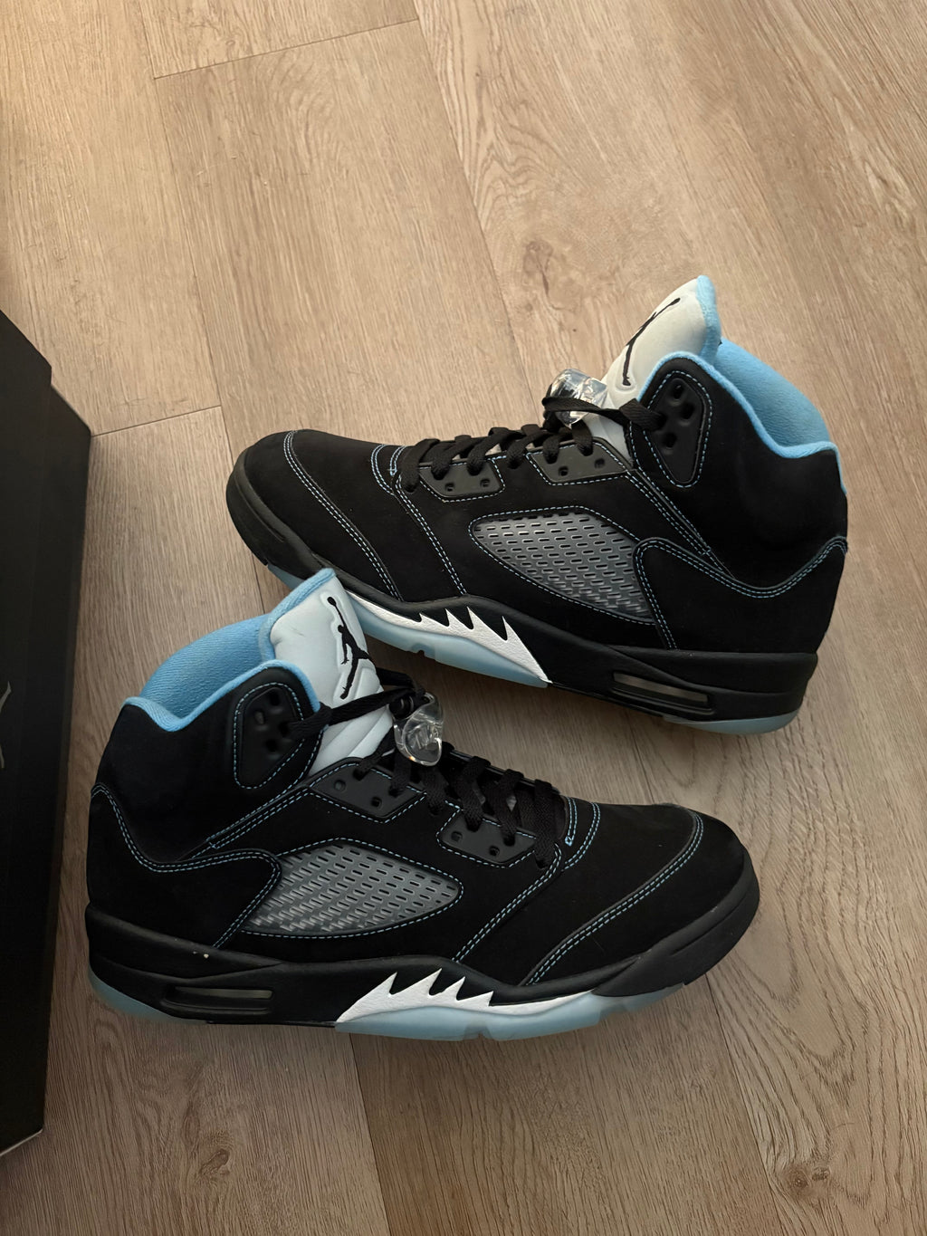 Size 10.5 - Jordan 5 Retro Black University Blue