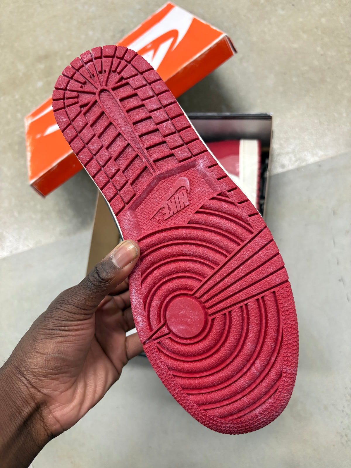 Size 9.5 - Jordan 1 Retro Chicago Lost And Found