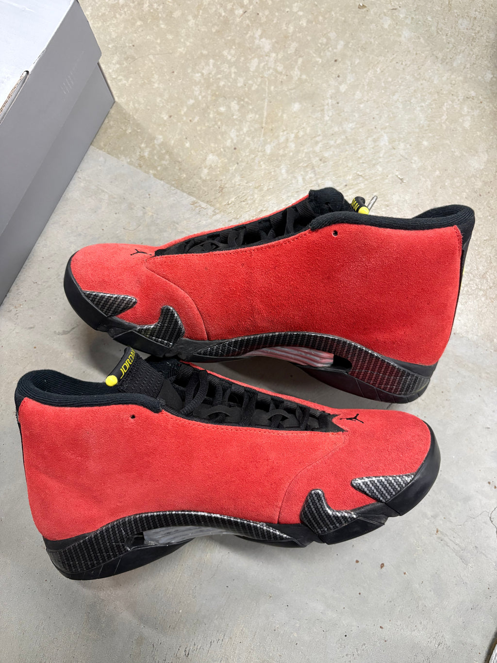 Size 10 - Jordan 14 Retro Ferarri 2025