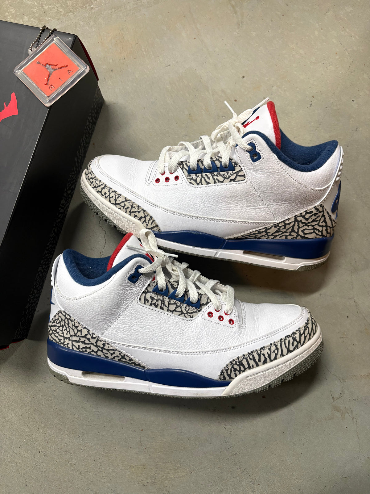 Size 11 - Jordan 3 Retro True Blue 2016