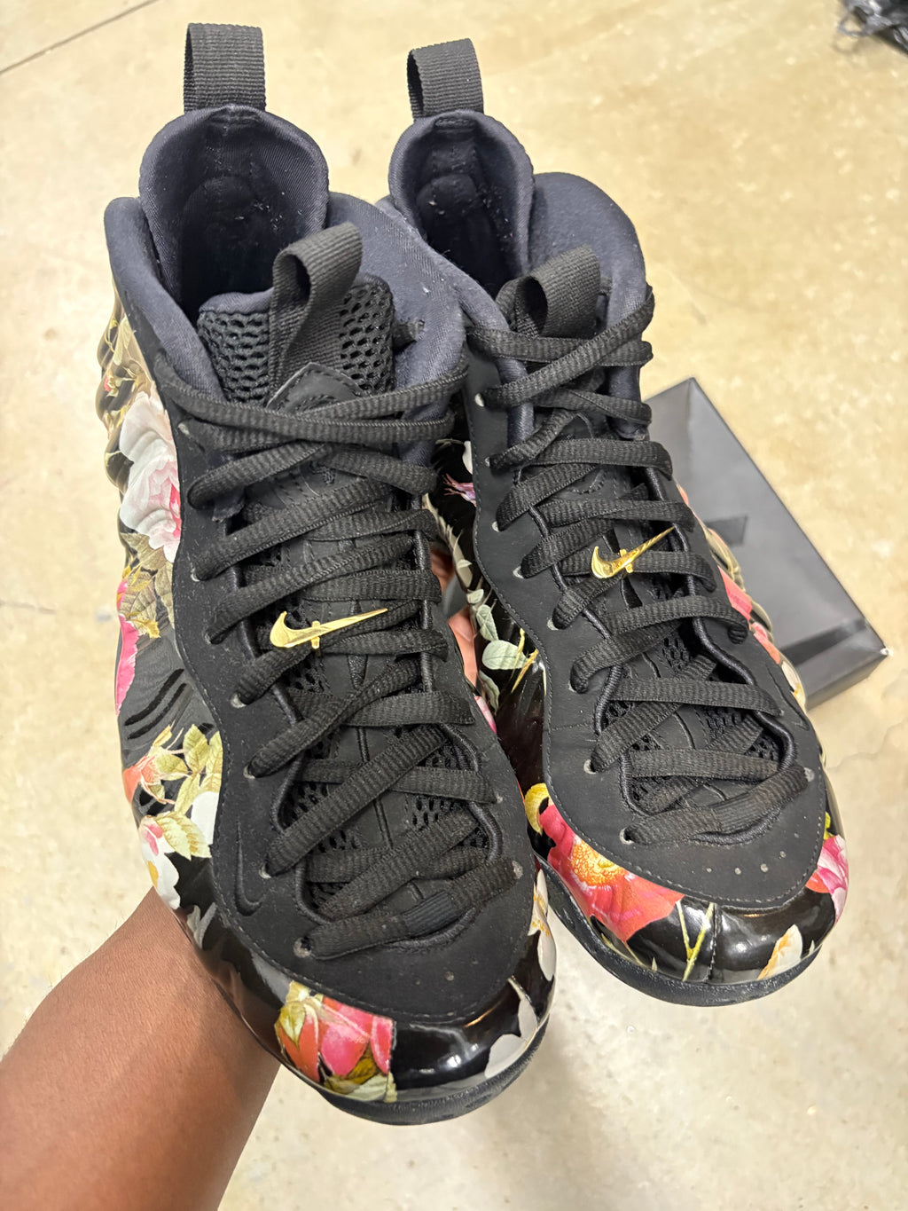 Size 8.5M - Nike Foamposite One Floral