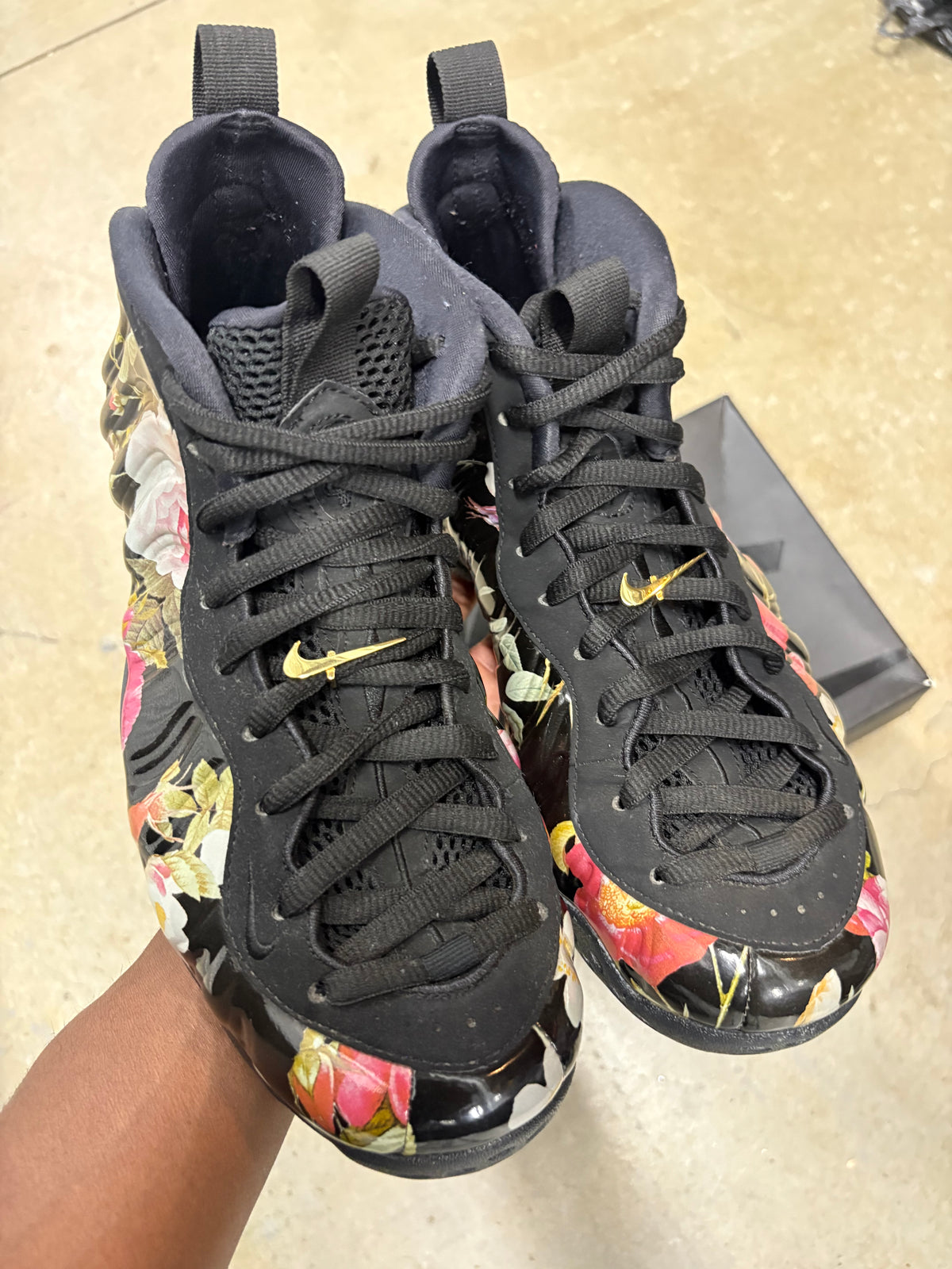 Size 8.5M - Nike Foamposite One Floral