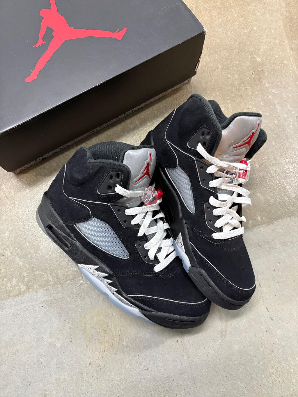 Size 8.5 - Jordan 5 Retro Black Metallic Reimagined
