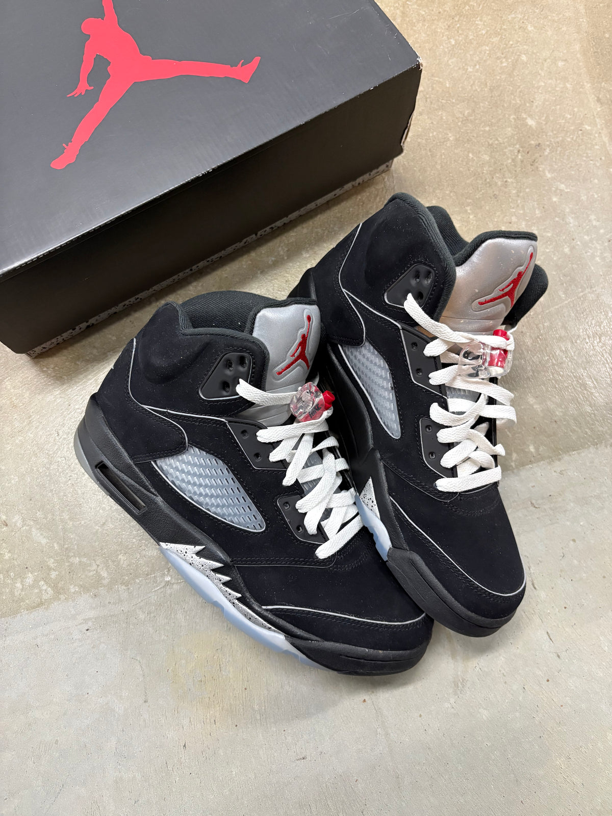 Size 8.5 - Jordan 5 Retro Black Metallic Reimagined