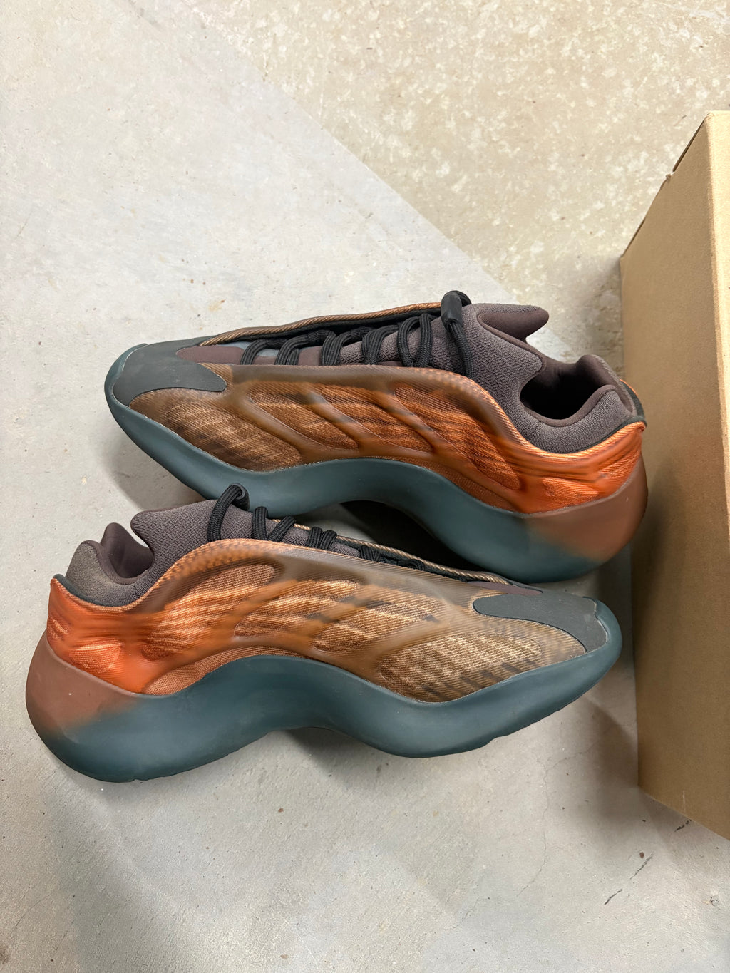 Size 8.5 - Yeezy 700 V3 Copper Fade
