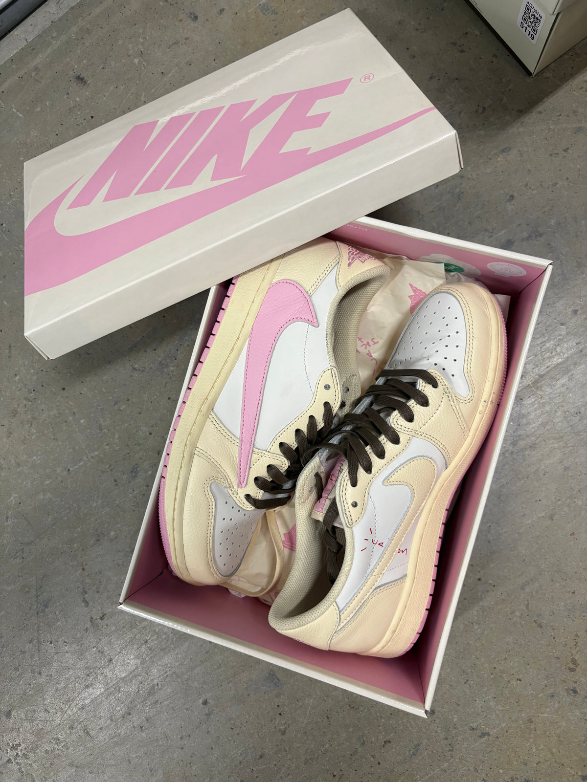 Size 9 - Travis Scott 1 Low Shy Pink