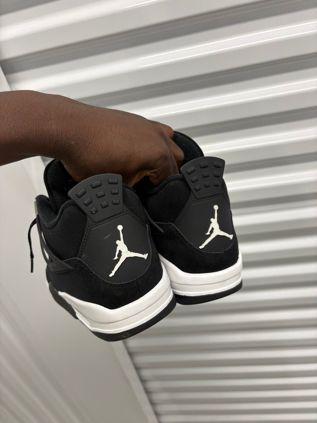 Size 7.5 - Jordan 4 Retro White Thunder