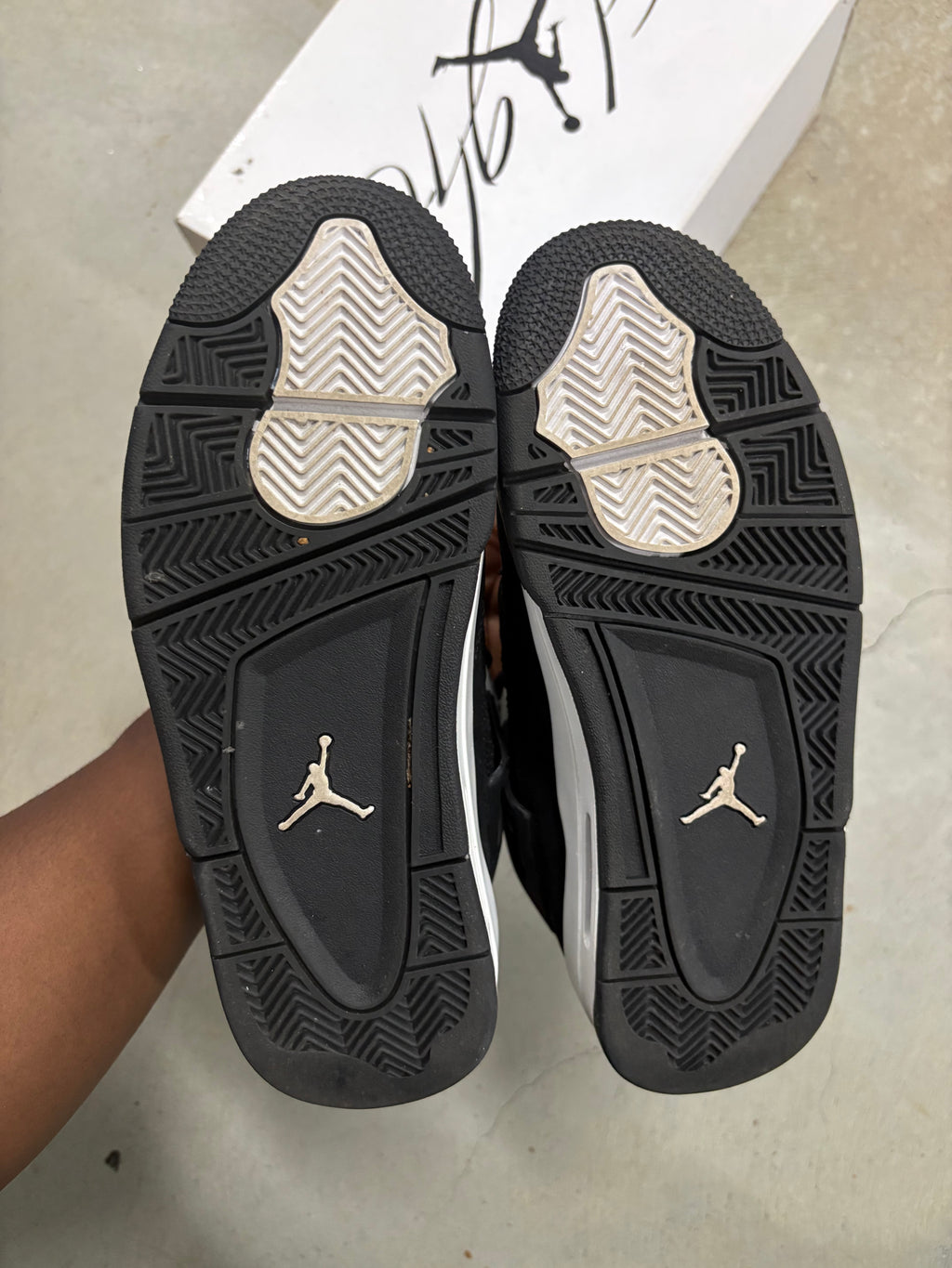 Size 6y - Jordan 4 Retro White Thunder