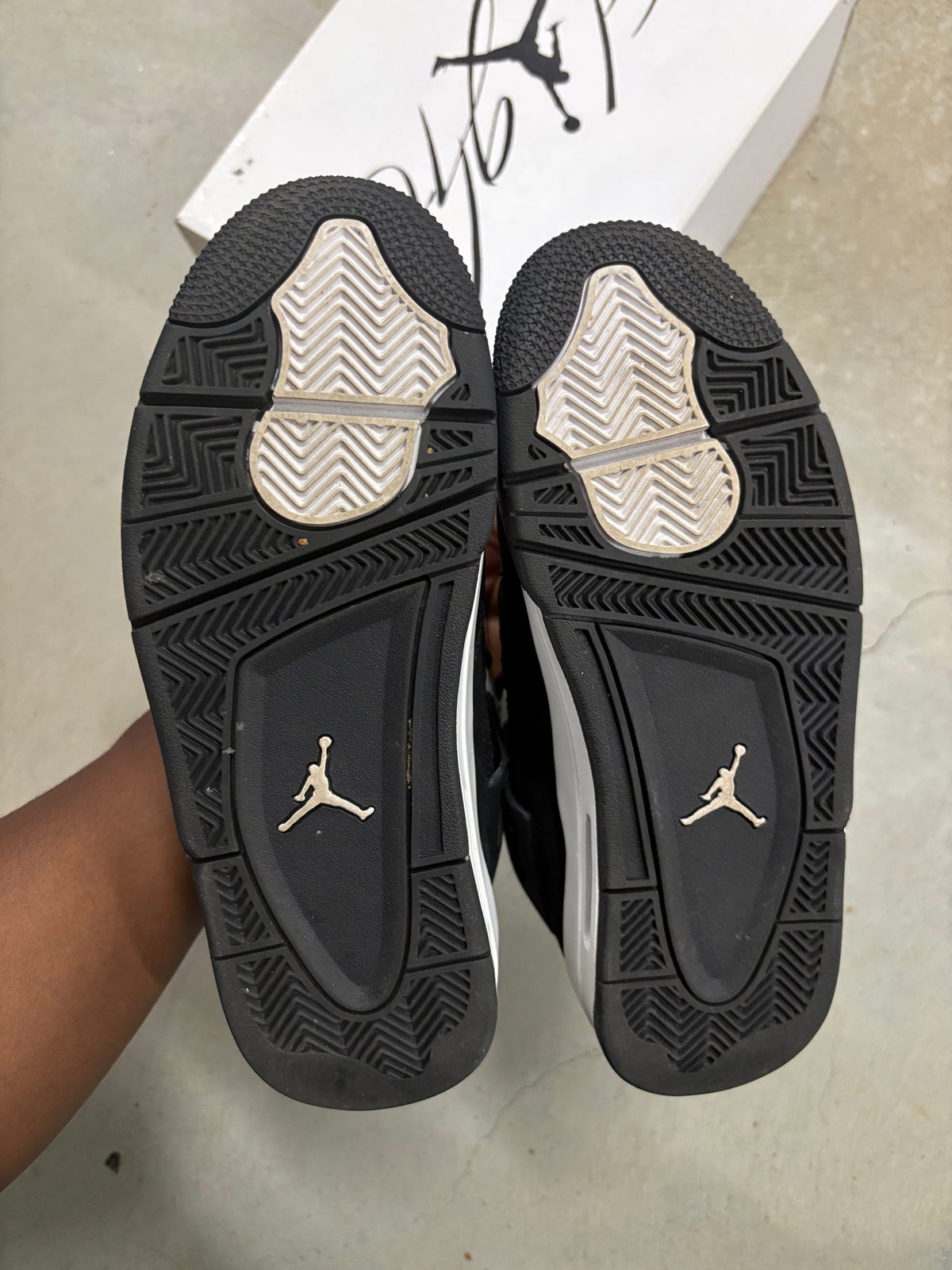 Size 6y - Jordan 4 Retro White Thunder