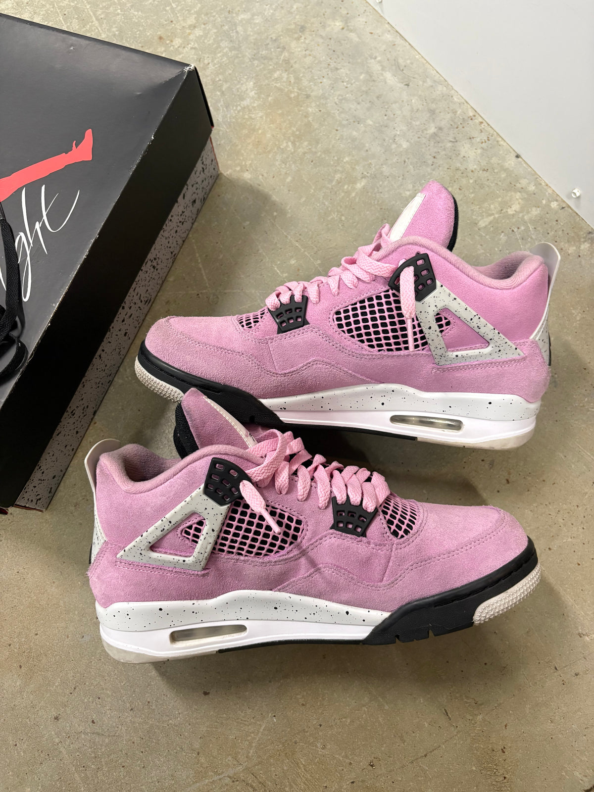 Size 10.5M - Jordan 4 Retro Orchid
