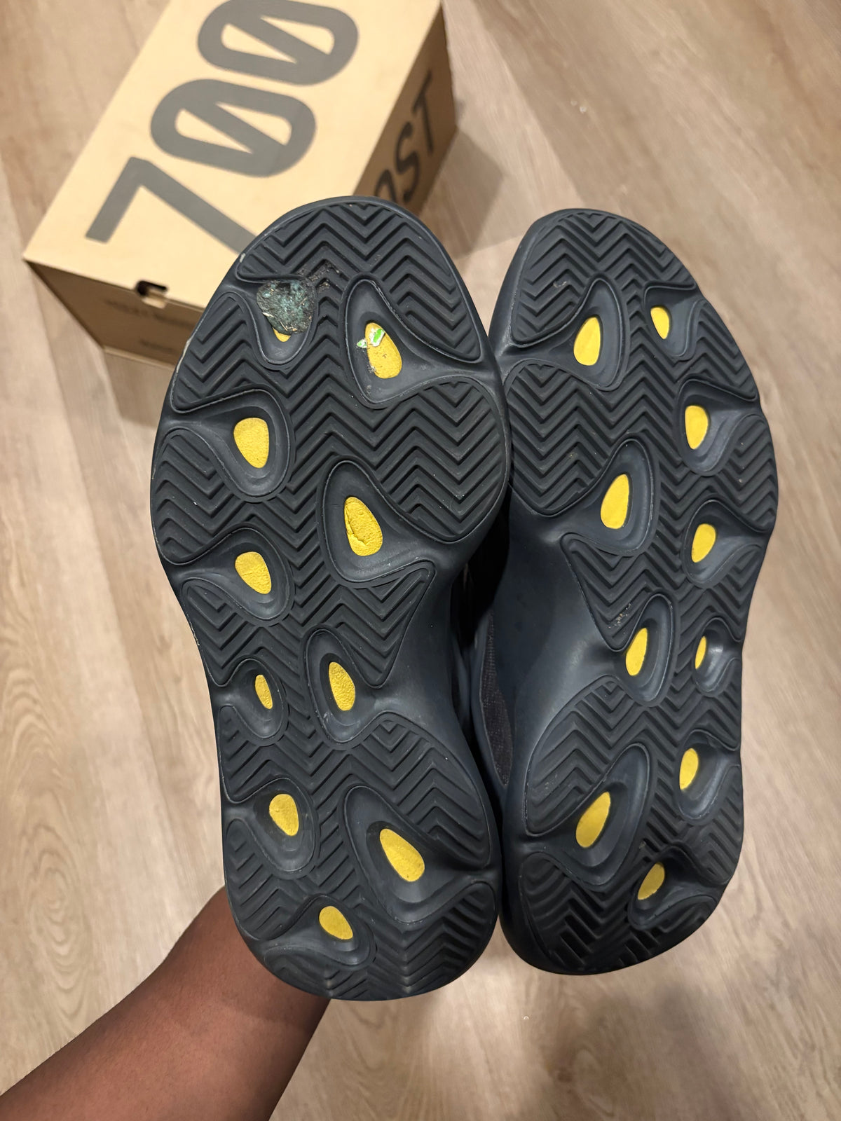 Size 8.5 - Yeezy 700 V3 Alvah