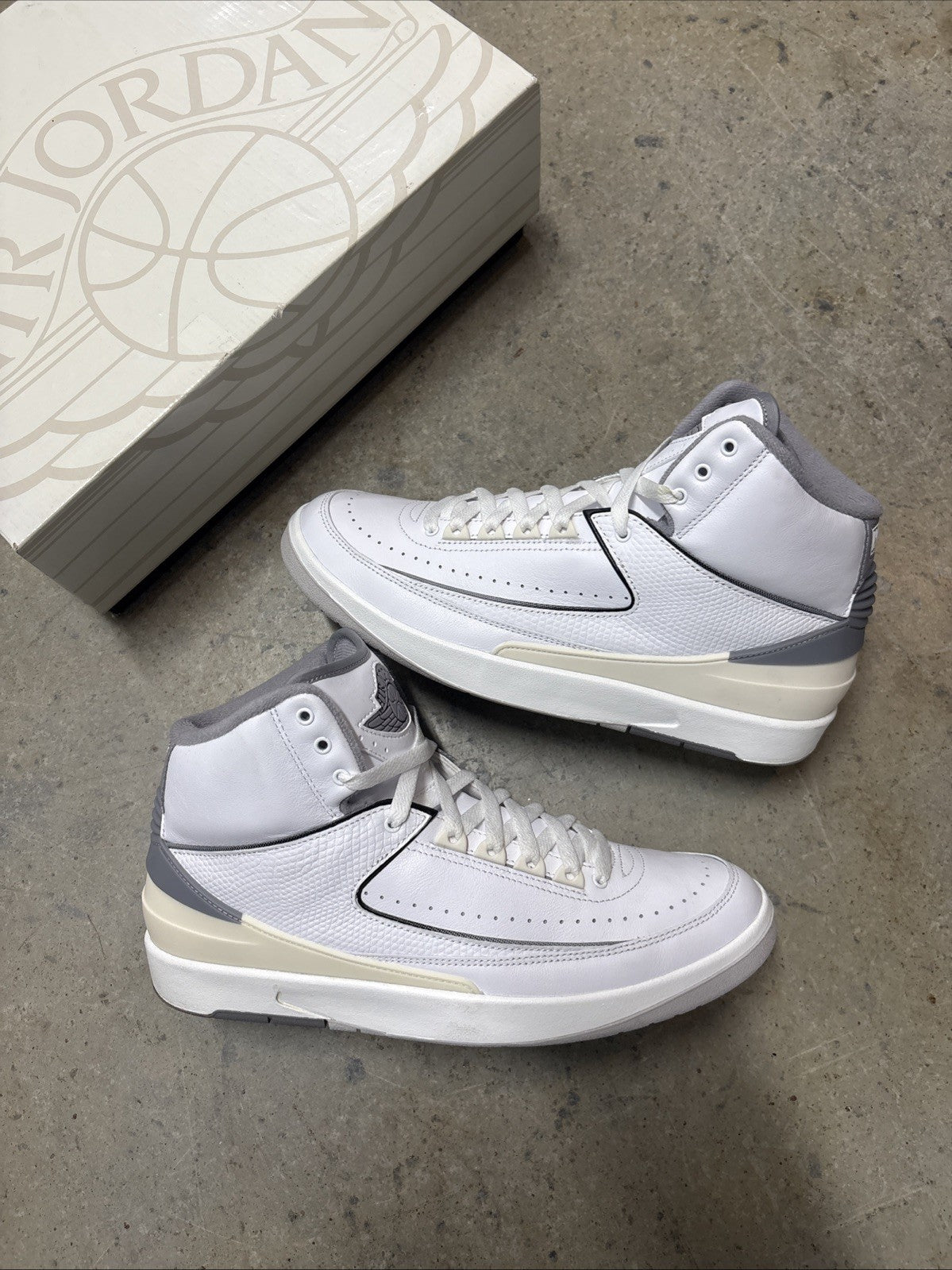 Size 10 - Air Jordan 2 Retro White Cement