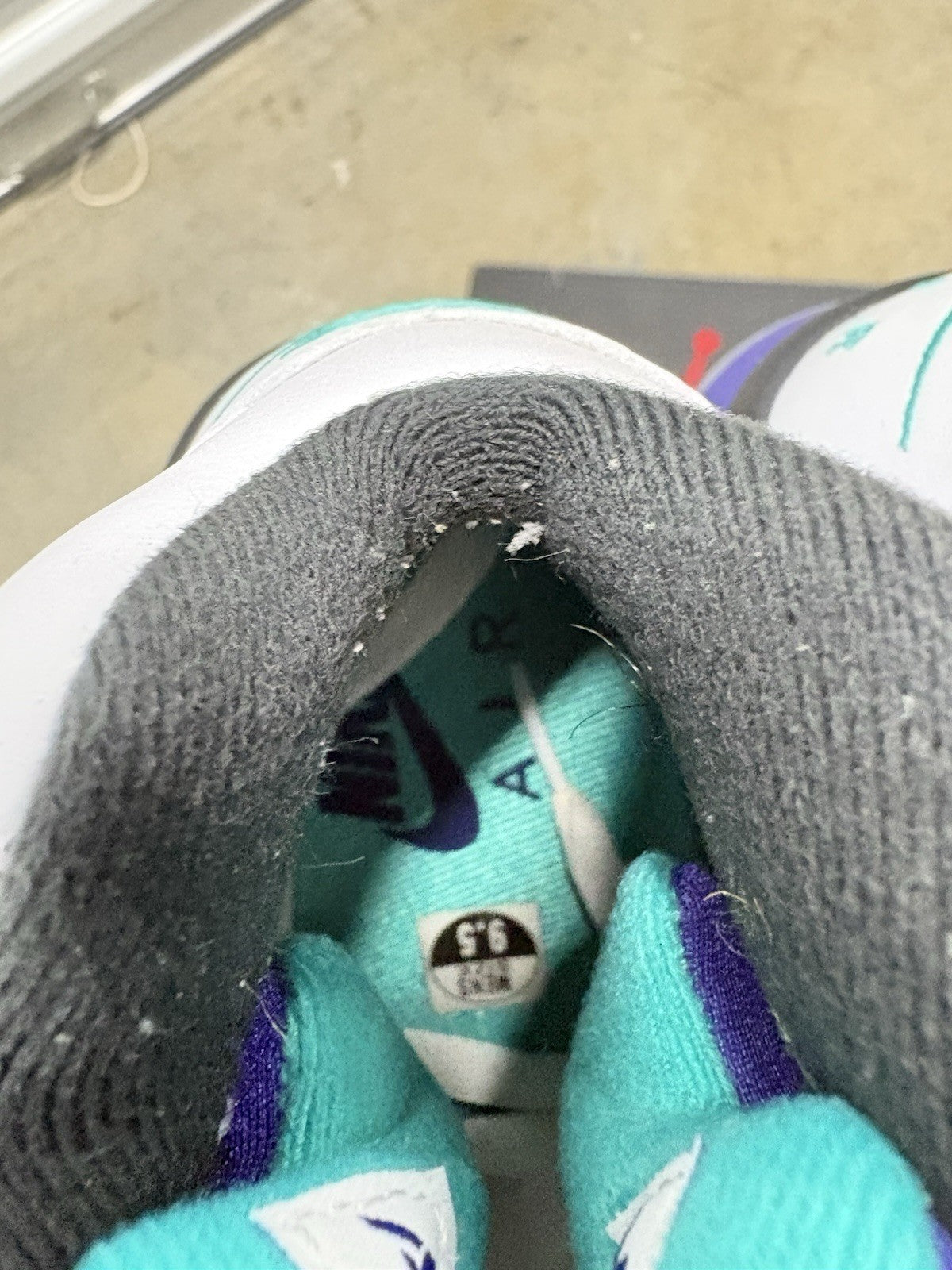 Air Jordan 5 Retro Grape 2025 Sneakers Size 9.5 HQ7978-100