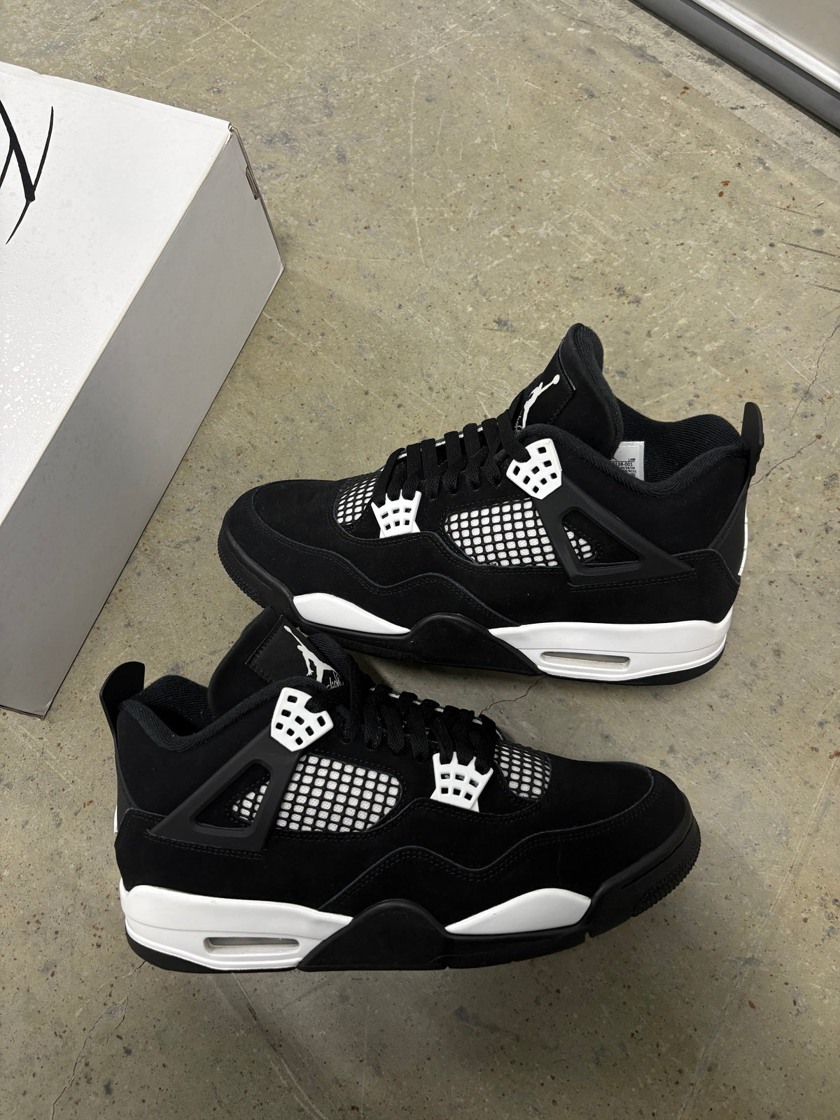 Size 9.5 - Jordan 4 Retro White Thunder