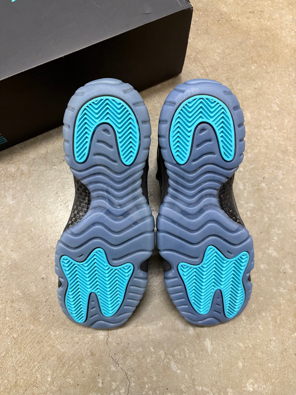 Size 6y - Jordan 11 Retro Gamma