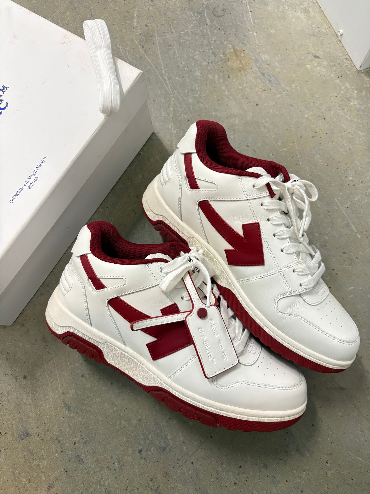 Size 9 - Off White Out The Office White Red