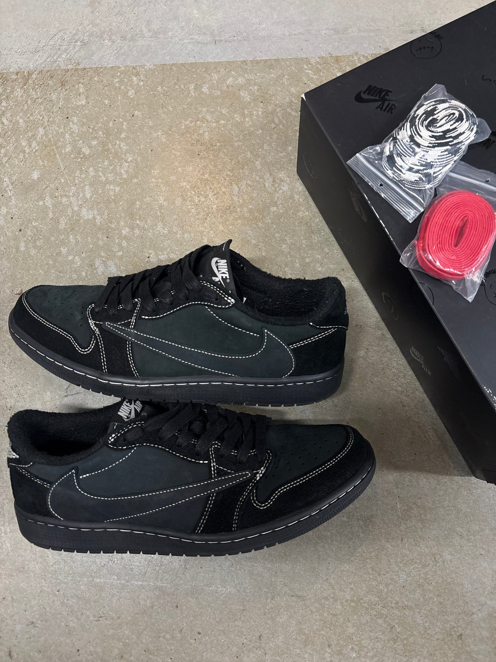 Size 10.5 - Travis Scott 1 Low Phantom