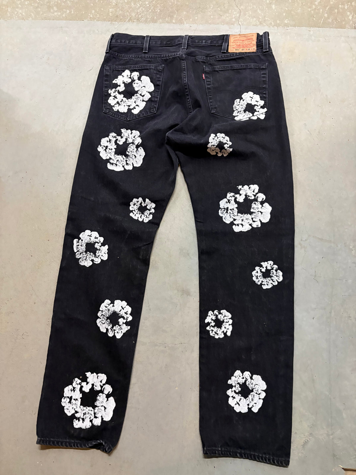 Size 38 - Denim Tear x Levi Cotton Wreath Black Jeans