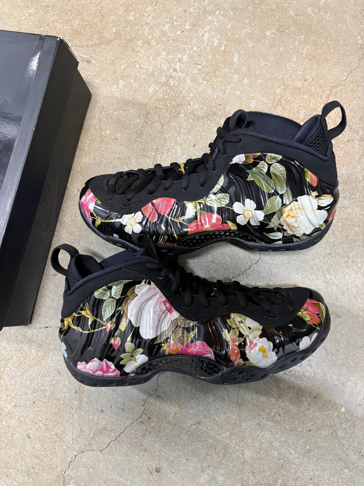 Size 8.5M - Nike Foamposite One Floral
