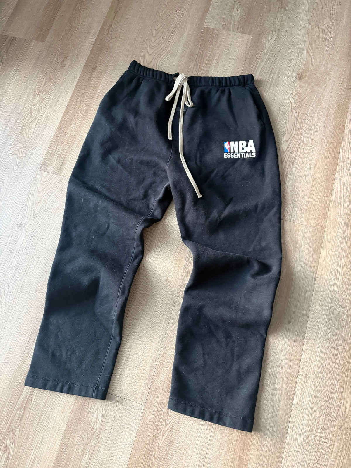 Size L - Essential NBA Sweats
