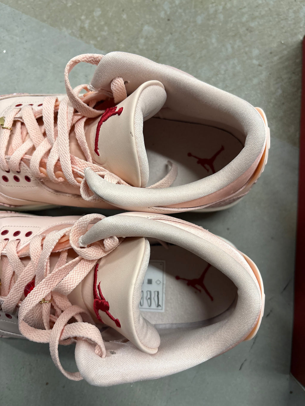 Size 10.5M - Jordan 3 Retro Valentines Day 2025