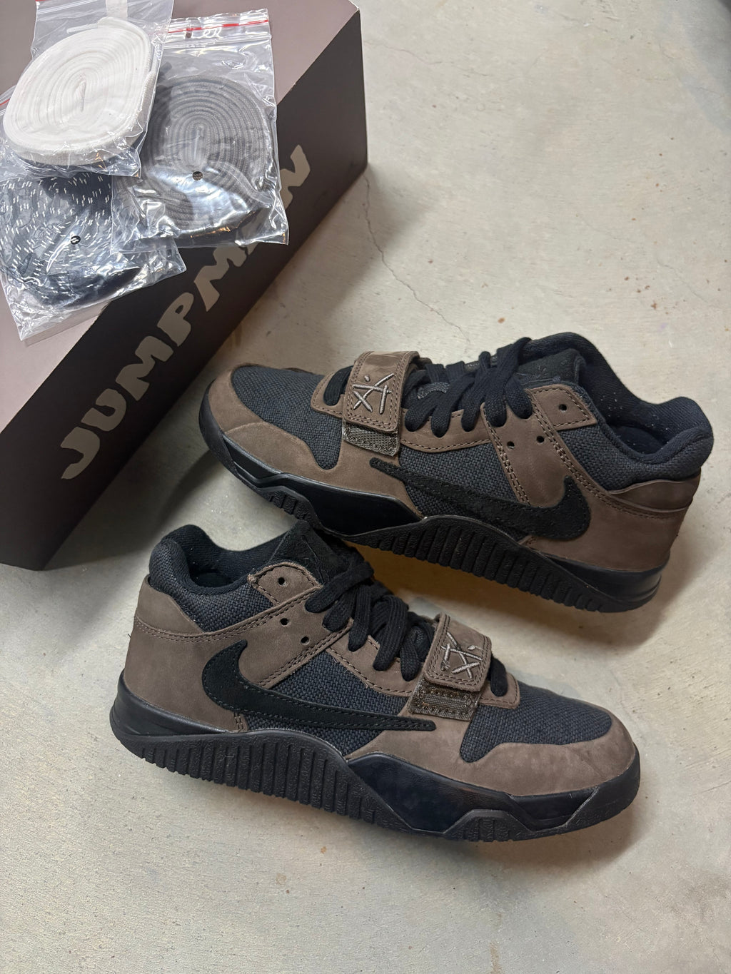 Size 6.5y - Travis Scott Jumpman Jack Dark Mocha