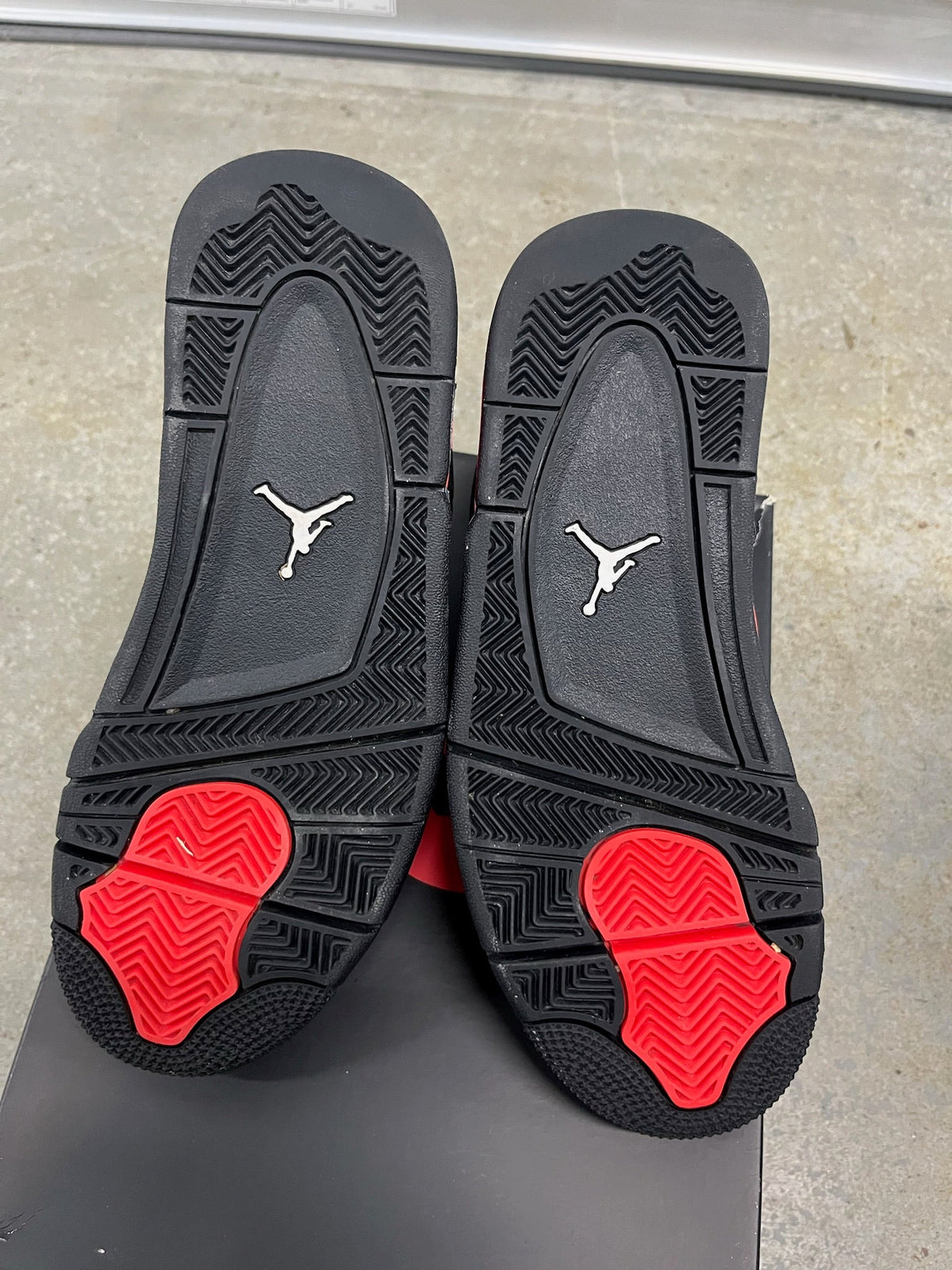 Size 6.5y - Jordan 4 Retro Red Thunder