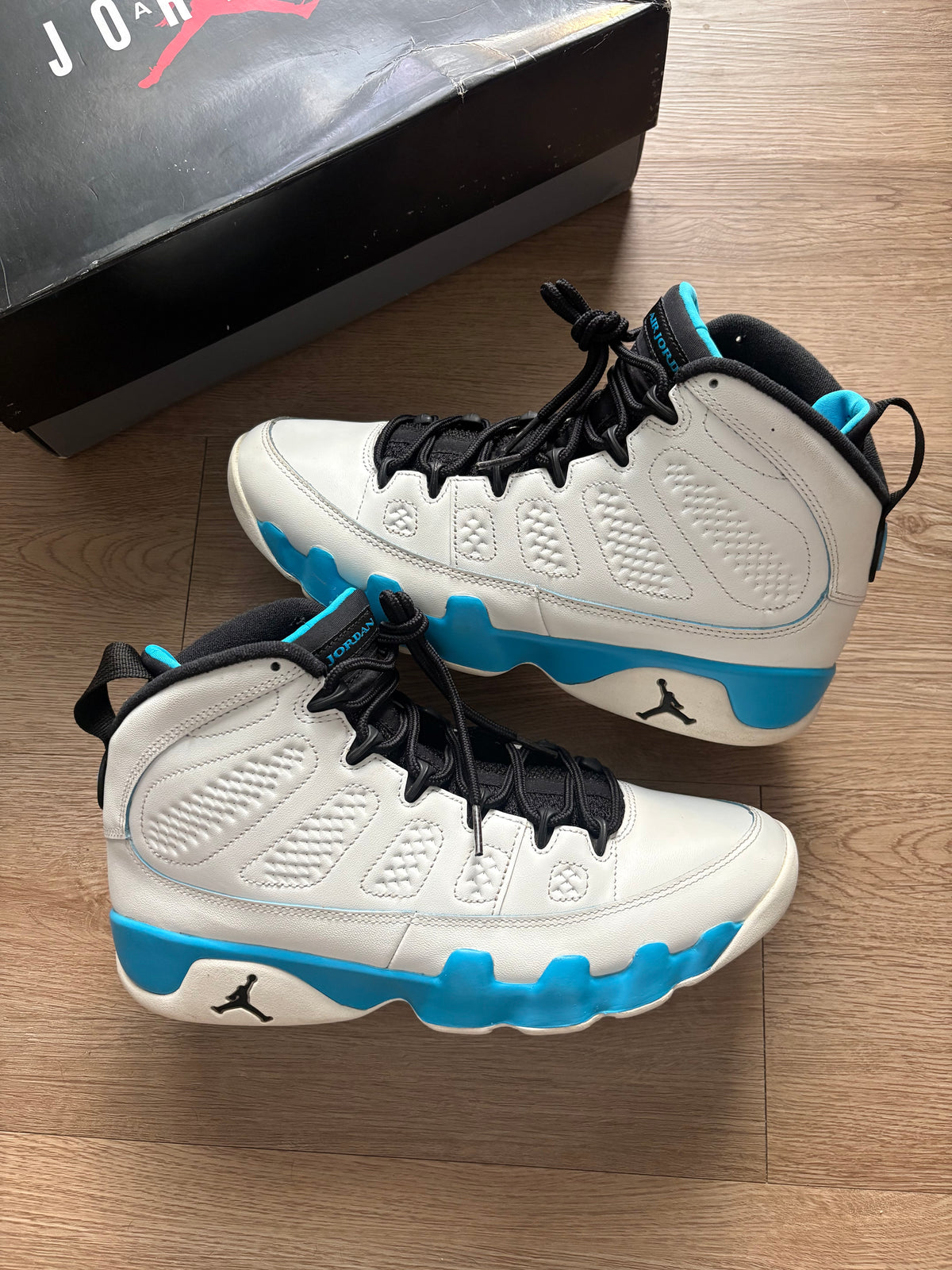 Size 9.5 - Jordan 9 Retro Powder Blue 2024