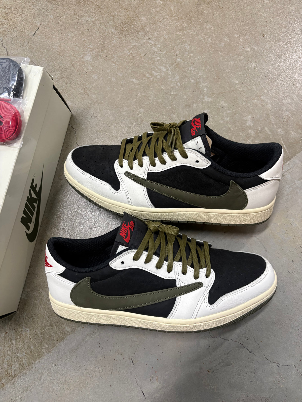 Size 11.5M - Travis Scott 1 Low Olive