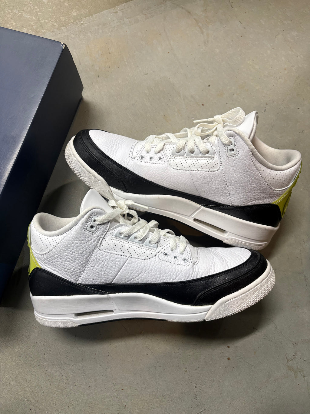 Size 11 - Jordan 3 Retro Fragment