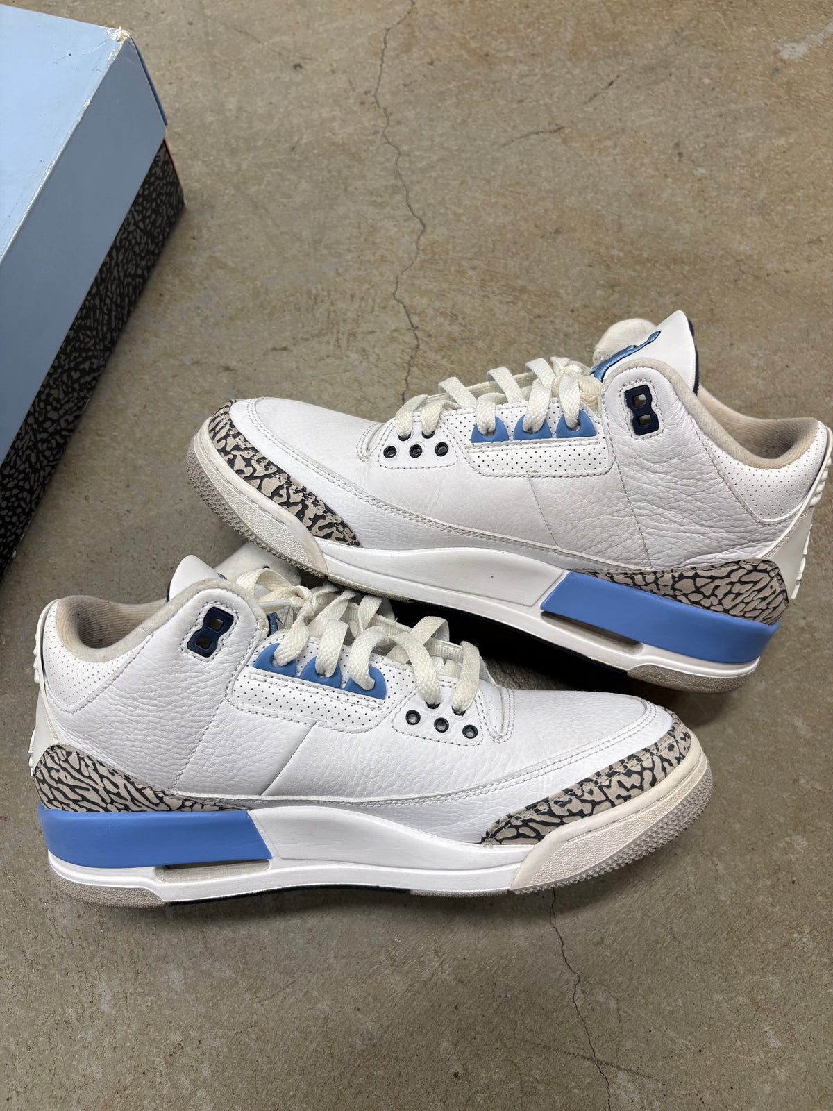 Size 9 - Jordan 3 Retro Unc 2020