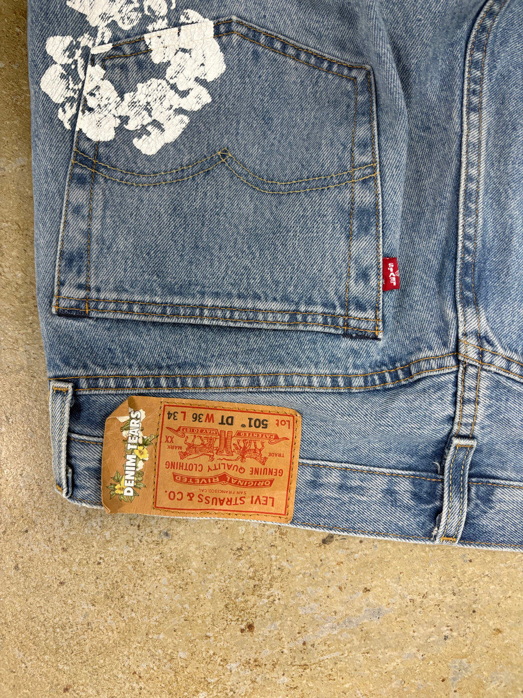 Size 36 - Denim Tears x Levi’s Cotton Wreath Light Wash Jeans