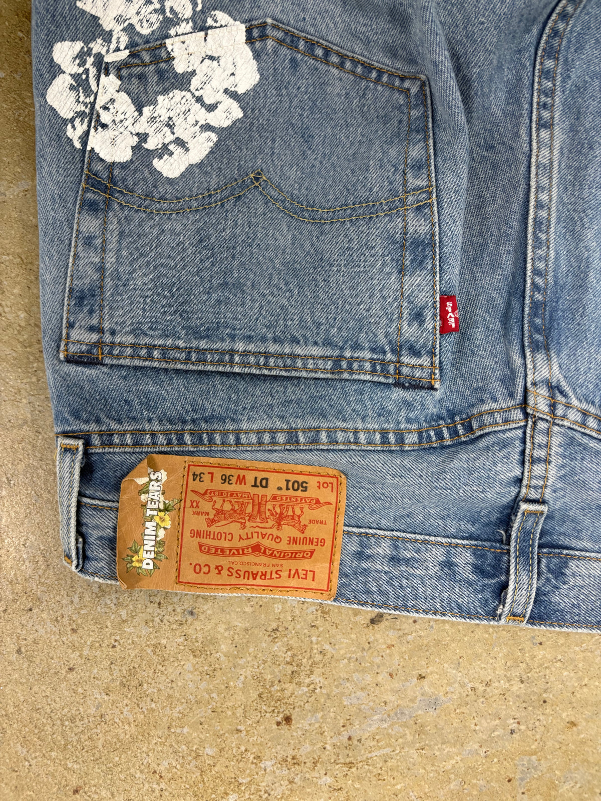 Size 36 - Denim Tears x Levi’s Cotton Wreath Light Wash Jeans