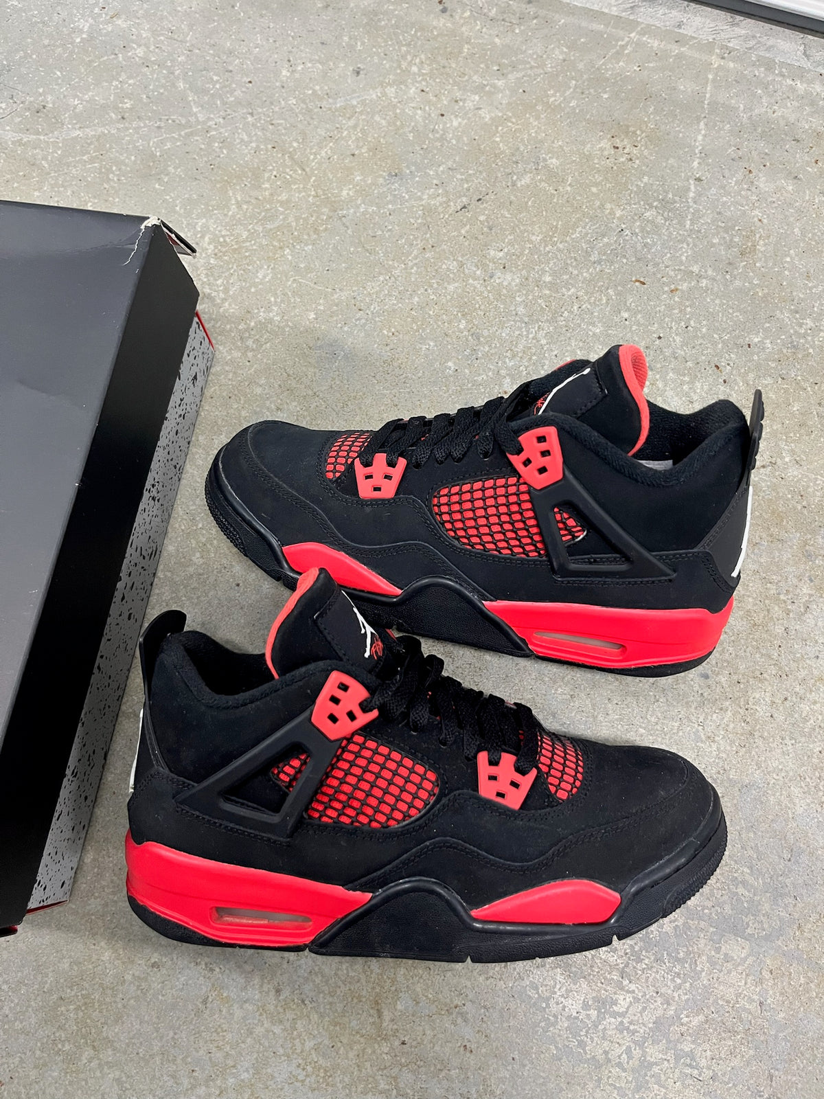 Size 6.5y - Jordan 4 Retro Red Thunder