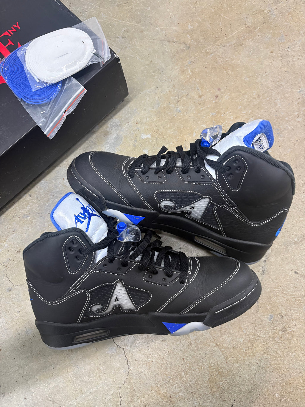 Size 10 - Jordan 5 Retro Awake NY Black
