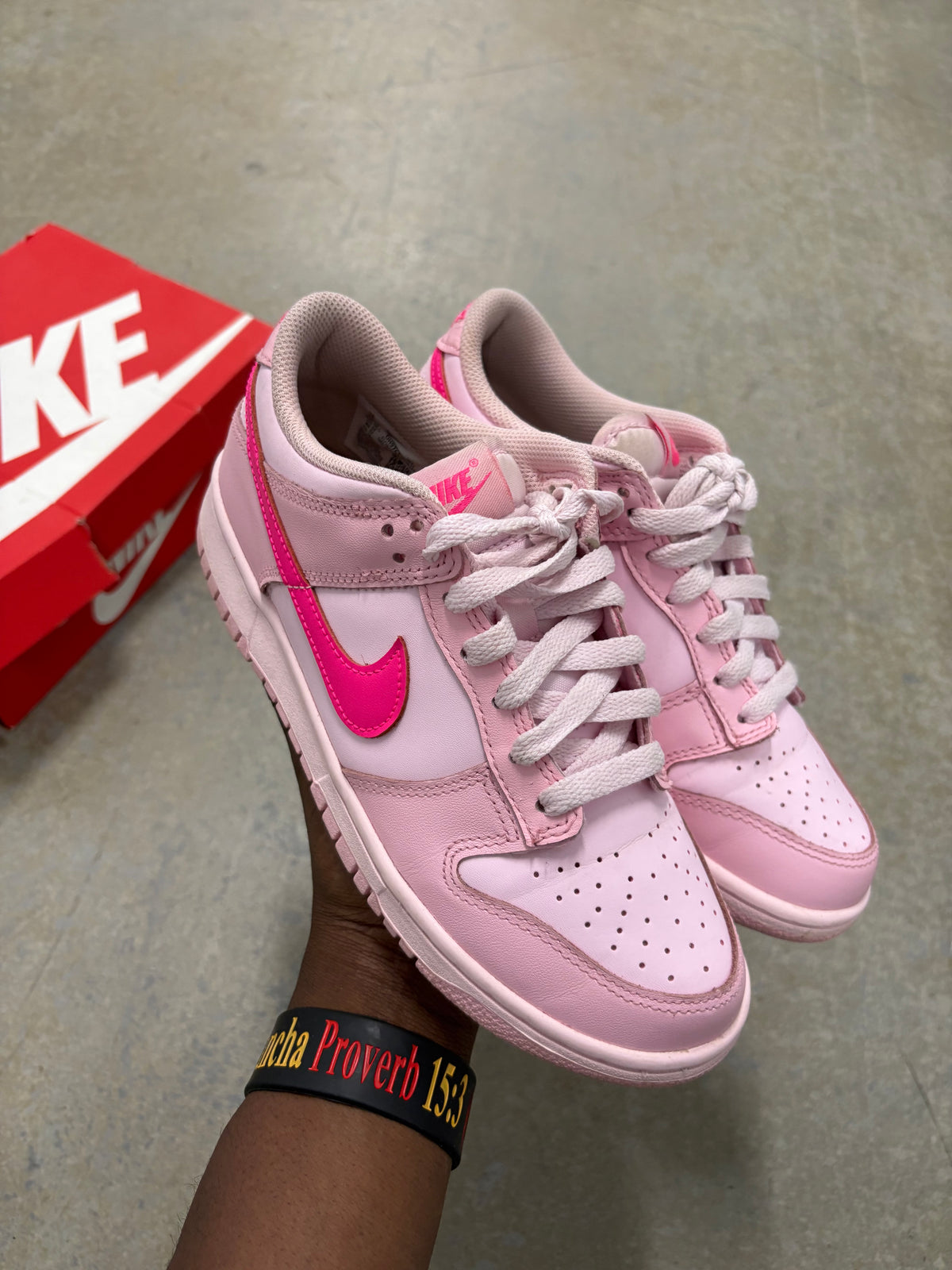 Size 6y - Nike Dunk Triple Pink