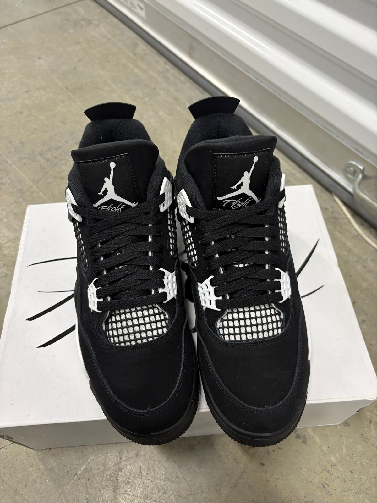 Size 9.5 - Jordan 4 Retro White Thunder