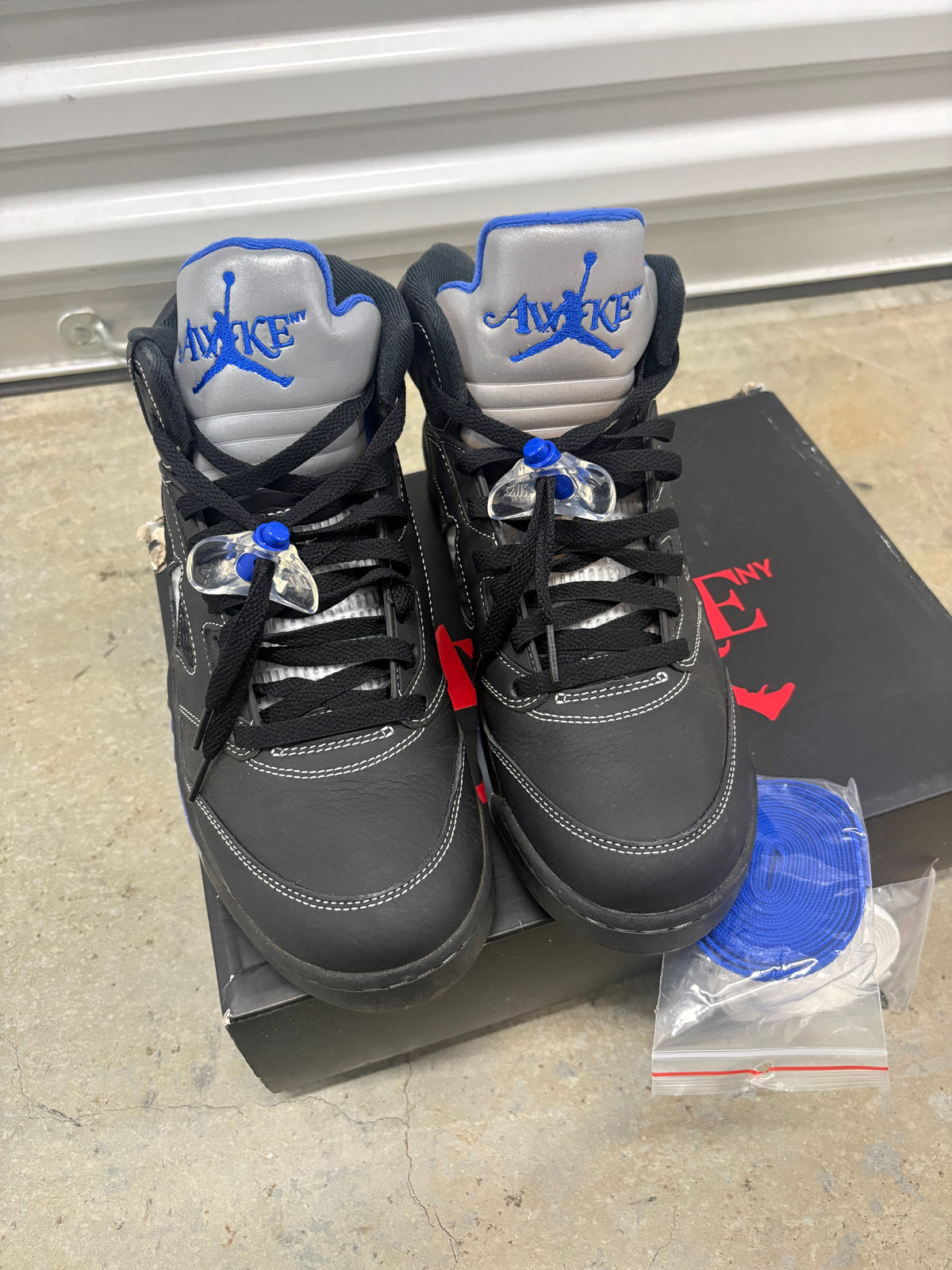 Size 10 - Jordan 5 Retro Awake NY Black