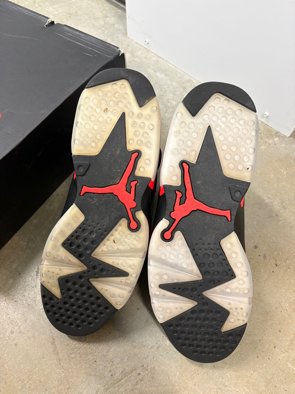 Size 10.5 - Jordan 6 Retro Black Infrared 2019