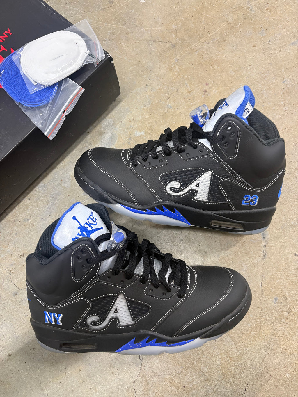Size 10 - Jordan 5 Retro Awake NY Black