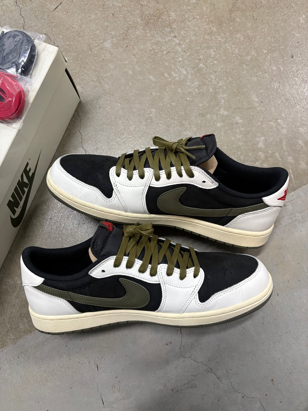 Size 11.5M - Travis Scott 1 Low Olive