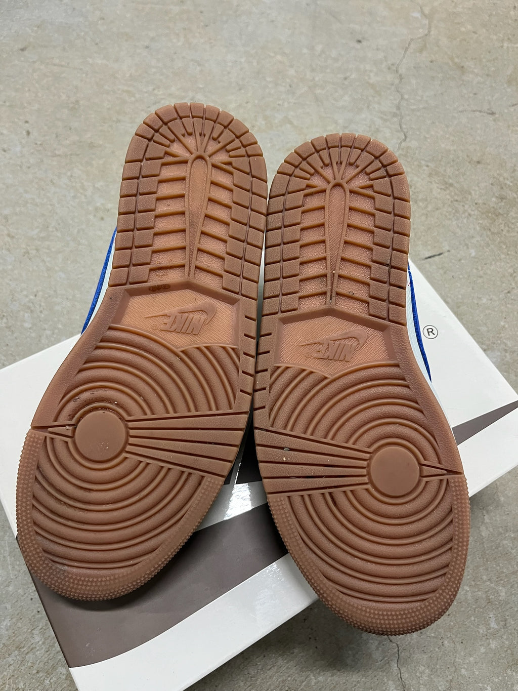 Size 6.5y - Travis Scott 1 Low Canary