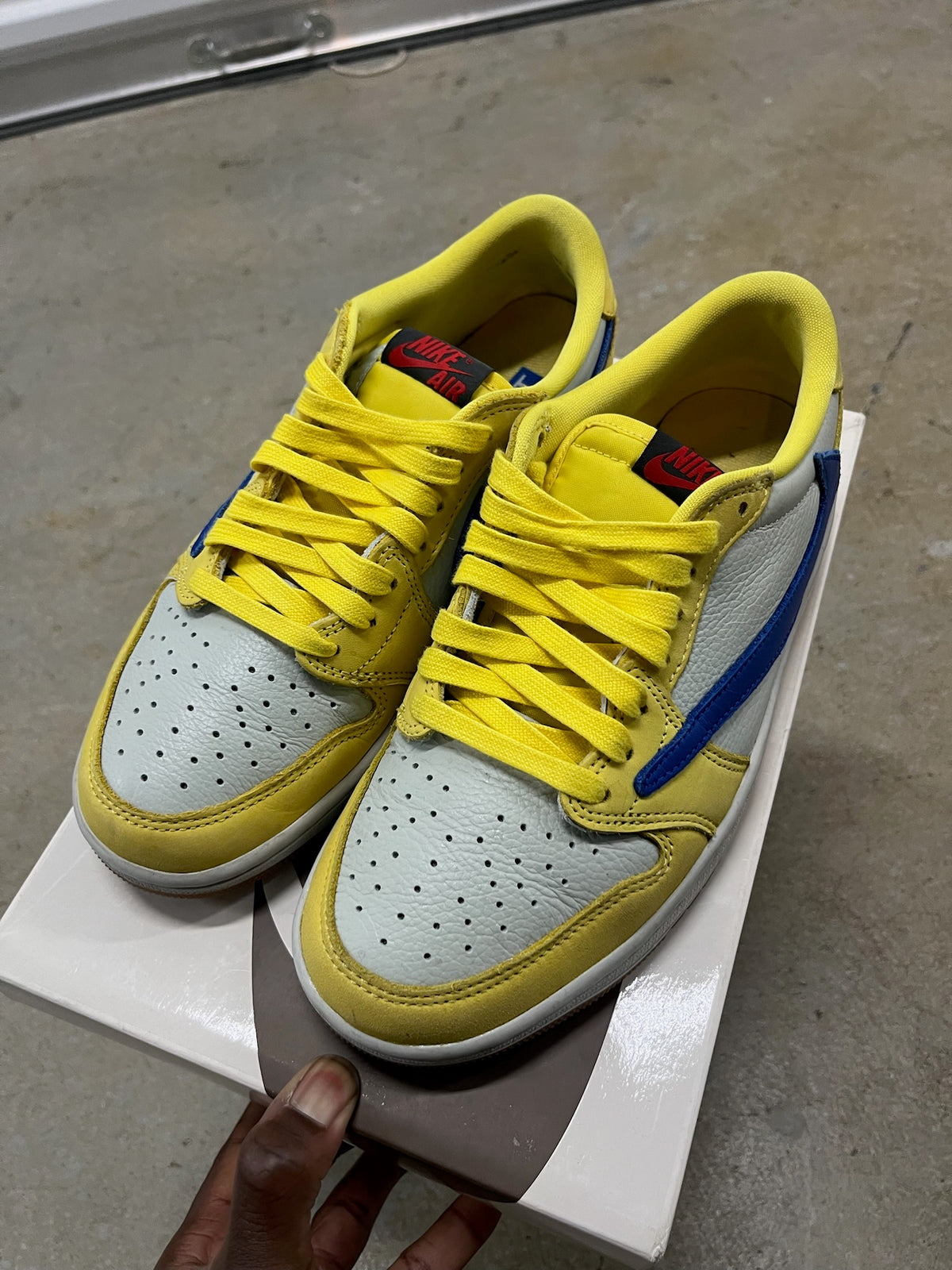 Size 6.5y - Travis Scott 1 Low Canary