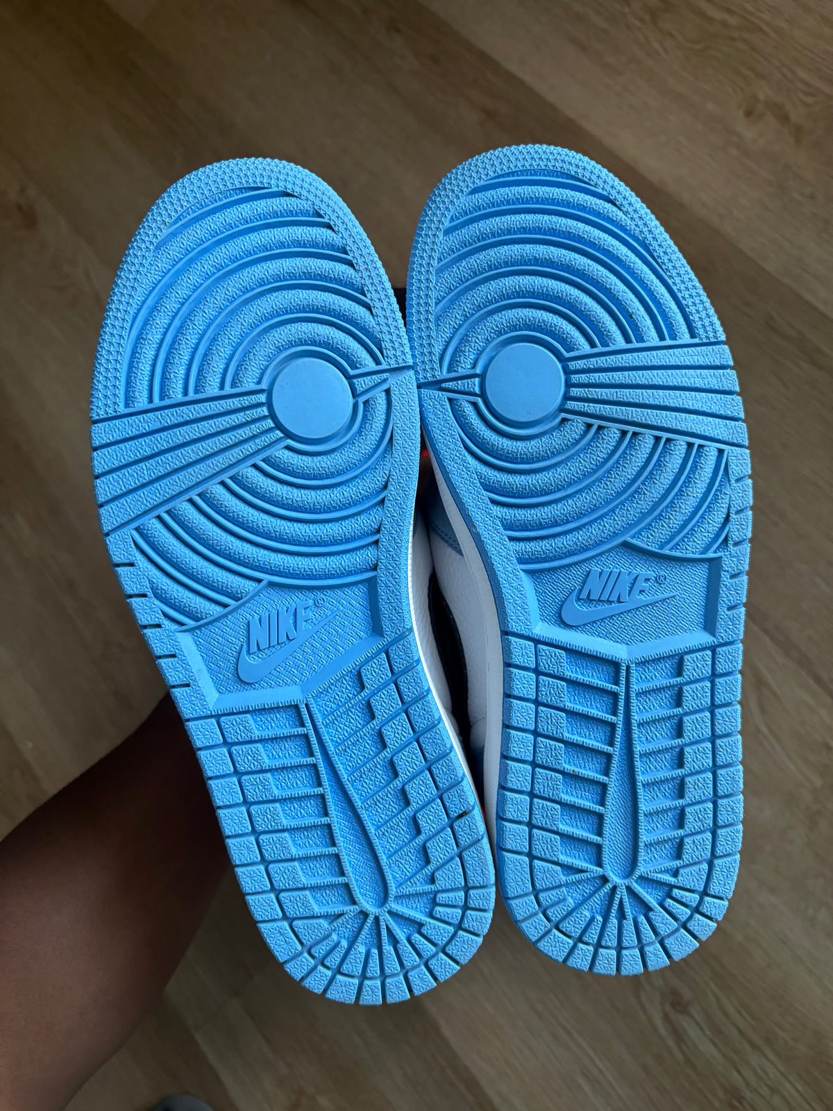 Size 8 - Jordan 1 Retro University Blue