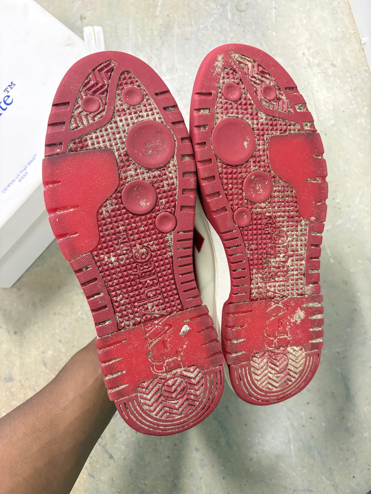 Size 9 - Off White Out The Office White Red
